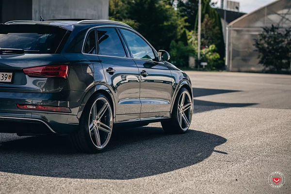Фото дисков Vossen CG-202 Глянцевый лак на Audi Q3 (8U)