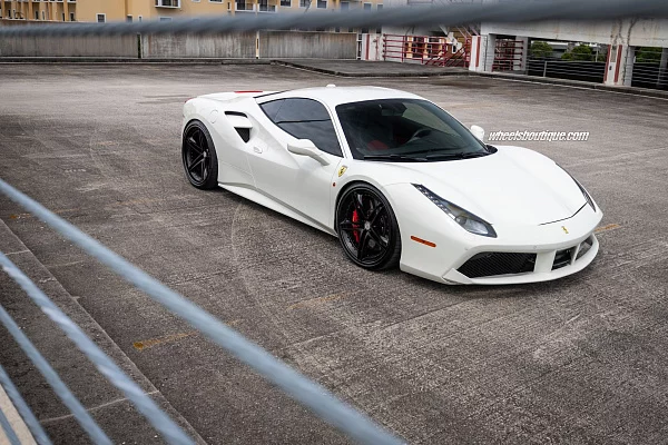 Фото дисков HRE S207 Черный сатин на Ferrari 488
