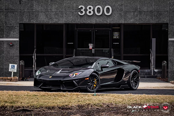 Фото дисков Vossen EVO-5 Черный глянец на Lamborghini Aventador