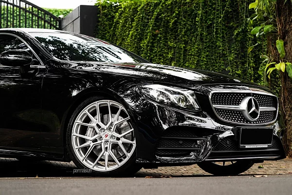 Фото дисков Vossen M-X3 Сатиновый лак на Mercedes-Benz E-Class (W213, S213, C238)