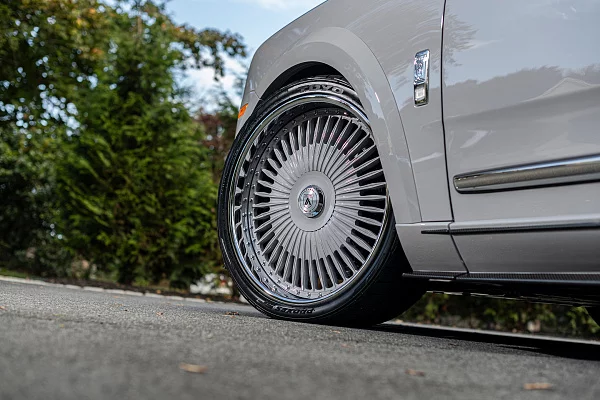 Фото дисков Asanti AS300 STAKE Другой цвет на Rolls-Royce Cullinan