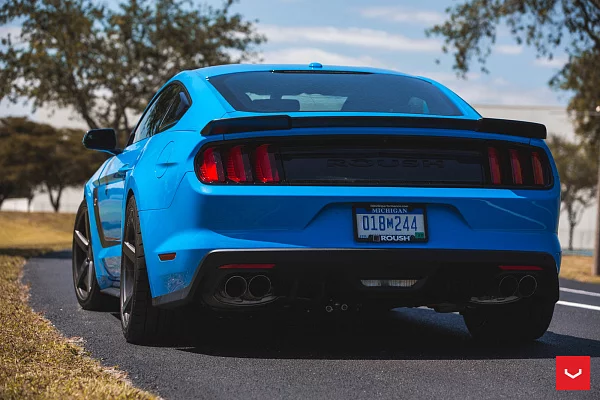 Фото дисков Vossen CV3 Глянцевый графит на Ford Mustang VI