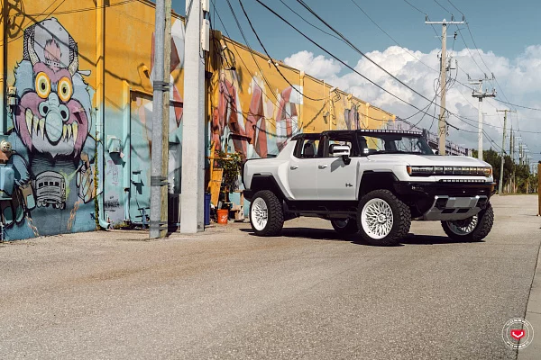 Фото дисков Vossen GNX-02 Белый глянец на GMC Hummer EV