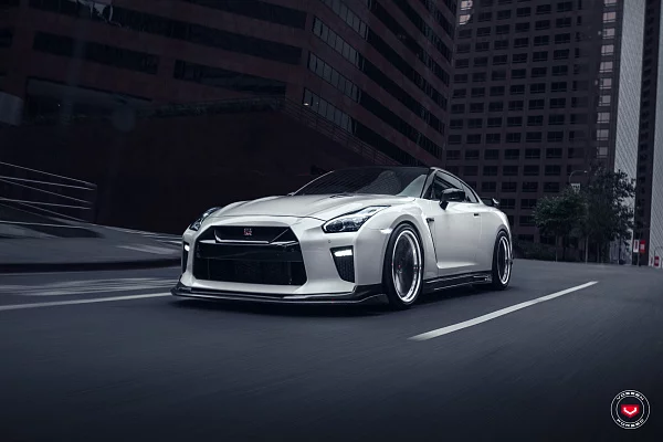 Фото дисков Vossen VPS-5 (3-Piece) Глянцевый темный лак на Nissan GT-R