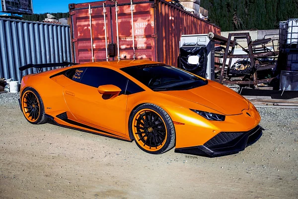 Фото дисков Strasse Wheels SV15T Deep Concave FS Другой цвет на Lamborghini Huracan