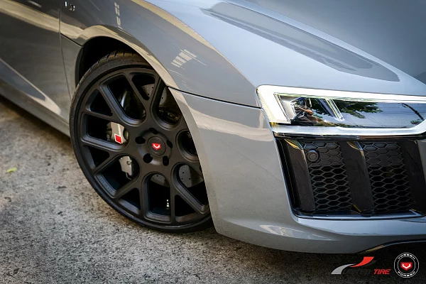Фото дисков Vossen CG-204 Черный матовый на Audi R8 (4S)