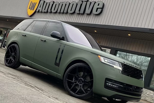 Фото дисков Giovanna Haleb Черный глянец на Range Rover V
