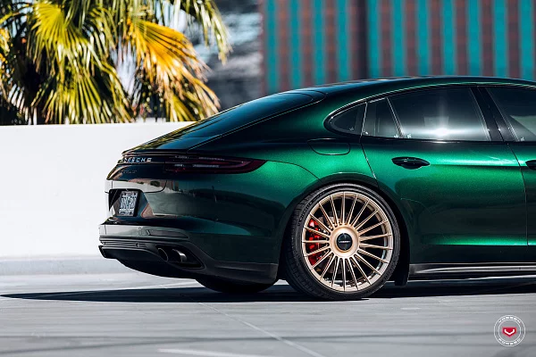 Фото дисков Vossen S17-13 Сатиновая шампань на Porsche Panamera II