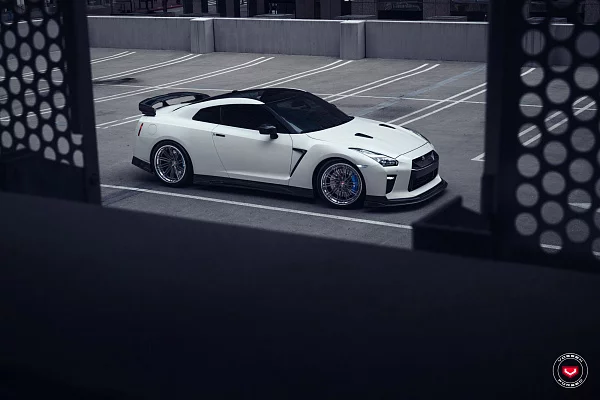 Фото дисков Vossen VPS-5 (3-Piece) Глянцевый темный лак на Nissan GT-R