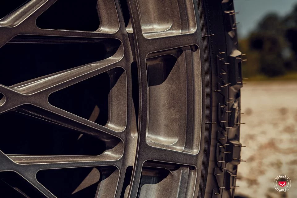 Vossen LCX-03 / GMC Sierra IV