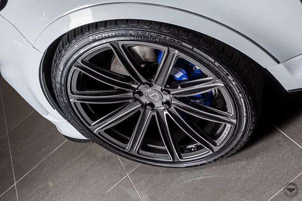 Фото дисков Vossen UV-2 Матовый графит на Range Rover Sport II