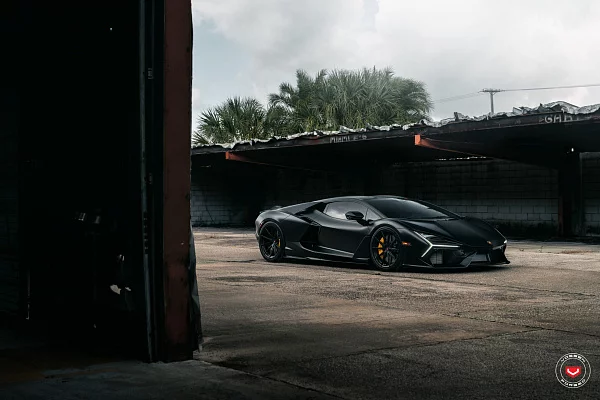 Фото дисков Vossen VPS-1 Черный сатин на Lamborghini Revuelto