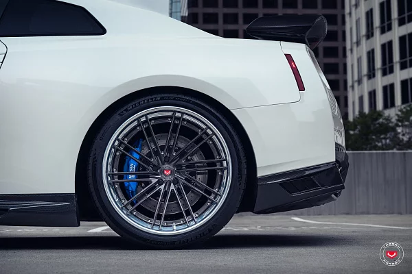 Фото дисков Vossen VPS-5 (3-Piece) Глянцевый темный лак на Nissan GT-R