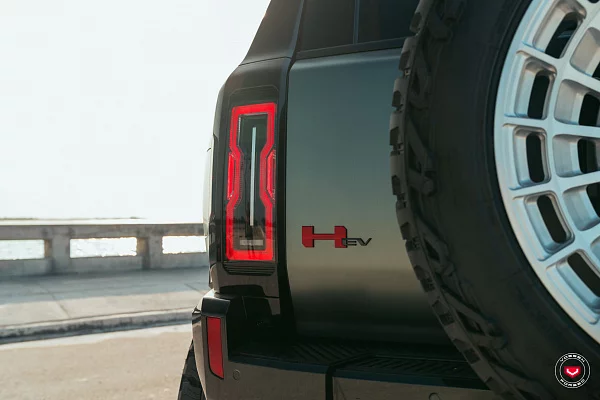 Фото дисков Vossen LCX-04 Глянцевый лак на GMC Hummer EV