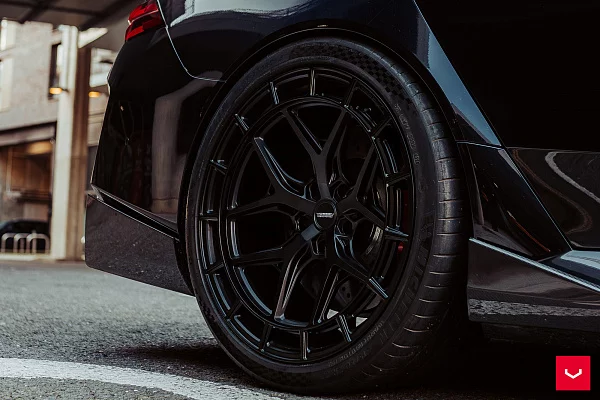 Фото дисков Vossen HFX-1 (5-Lug) Черный сатин на BMW 5/M5 (G60/G90)