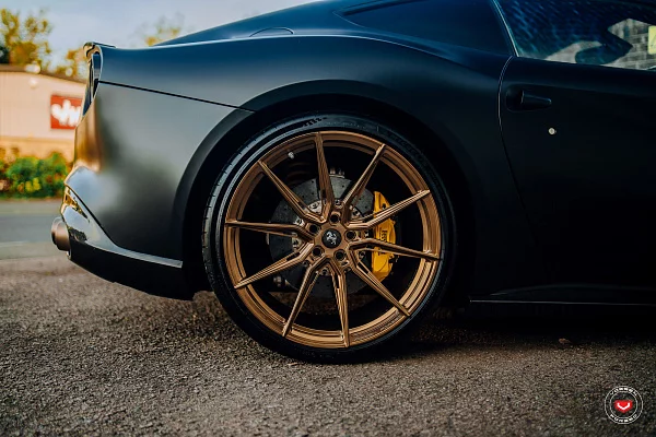 Фото дисков Vossen EVO-2R Глянцевое темное золото на Ferrari F12