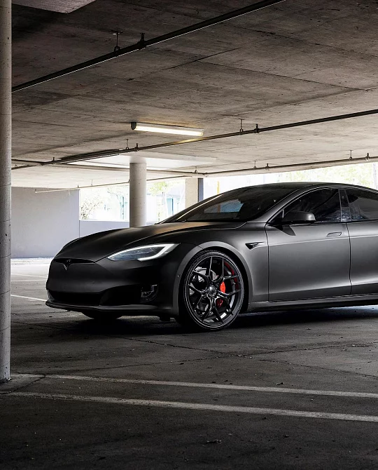 Фото дисков MONARCH Черный сатин на Tesla Model S