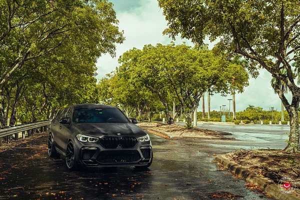 Фото дисков Vossen EVO-4 Черный глянец на BMW X6/X6 M (G06/F96)