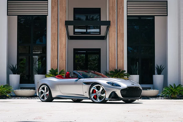 Фото дисков HRE 522M Полированный лак на Aston Martin DBS 3