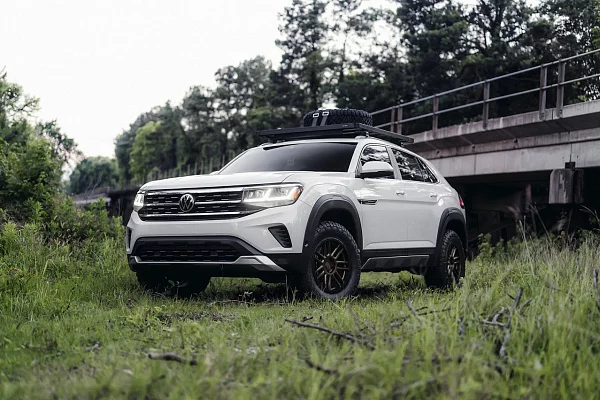 Фото дисков Black Rhino ARCHES Сатиновая темная бронза на Volkswagen Atlas