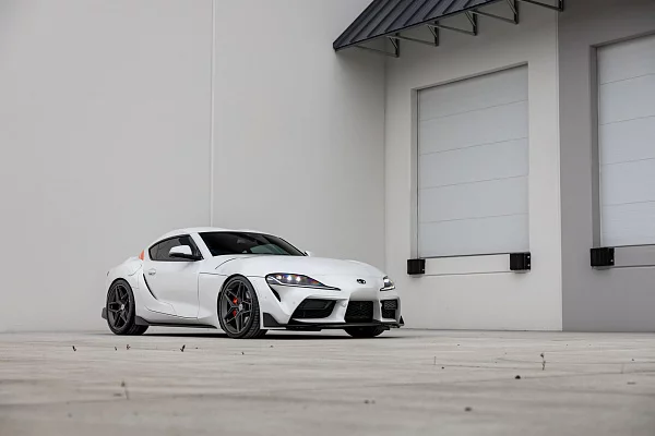 Фото дисков HRE FF11 Сатиновый графит на Toyota Supra A90
