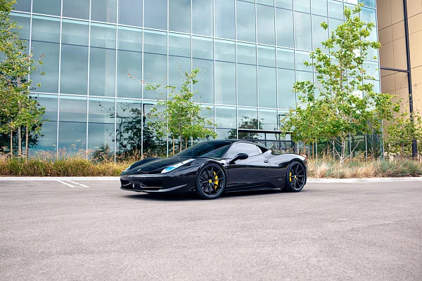Фото дисков HRE P104SC Черный сатин на Ferrari 458