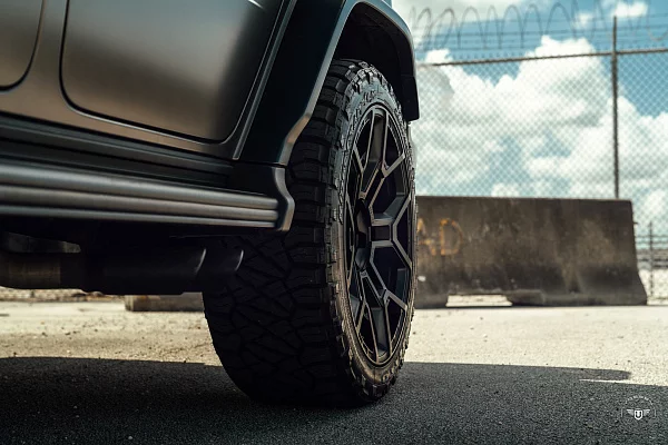 Фото дисков Vossen UV-4 Черный сатин на Mercedes-Benz G-Class III