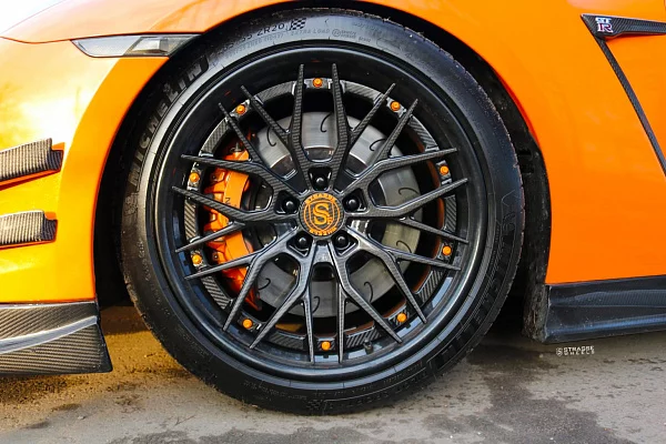 Nissan GT-R