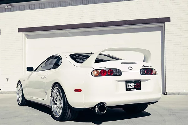 Фото дисков HRE C109 Глянцевый лак на Toyota Supra A80