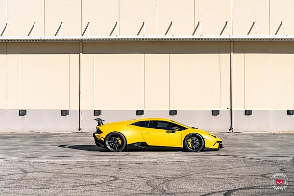 Фото дисков Vossen M-X2 Черный сатин на Lamborghini Huracan
