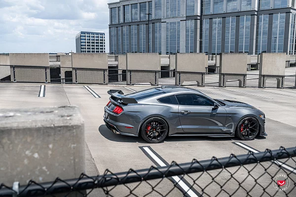 Фото дисков Vossen S21-01 Черный сатин на Ford Mustang VI