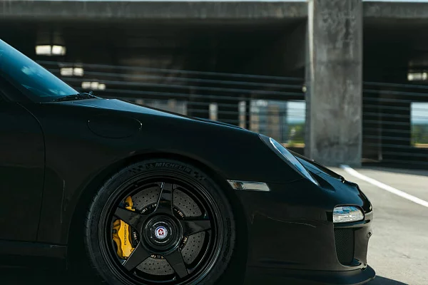 Фото дисков HRE 305 GTS Черный глянец на Porsche 911 VI