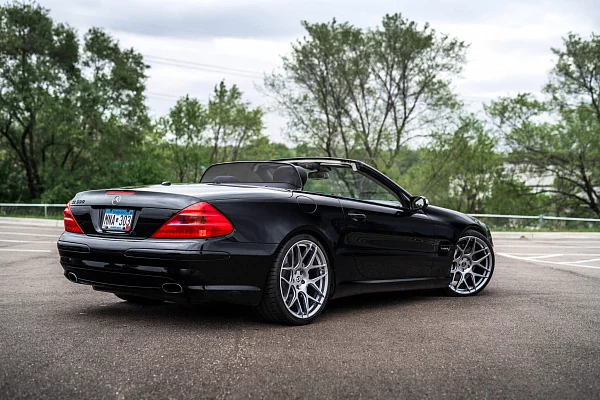 Фото дисков HRE FF01 Серебро на Mercedes-Benz SL (R230)