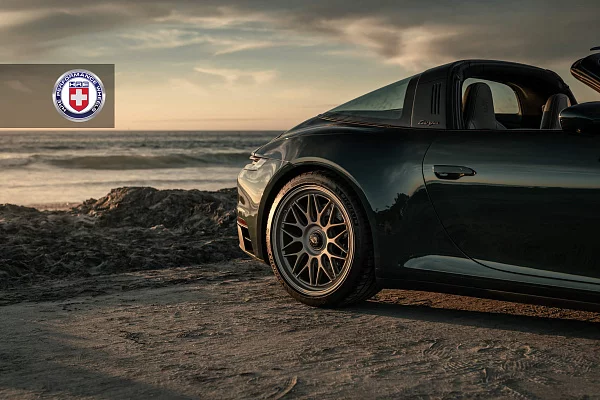 Фото дисков HRE 300 GTS Сатиновая шампань на Porsche 911 VIII