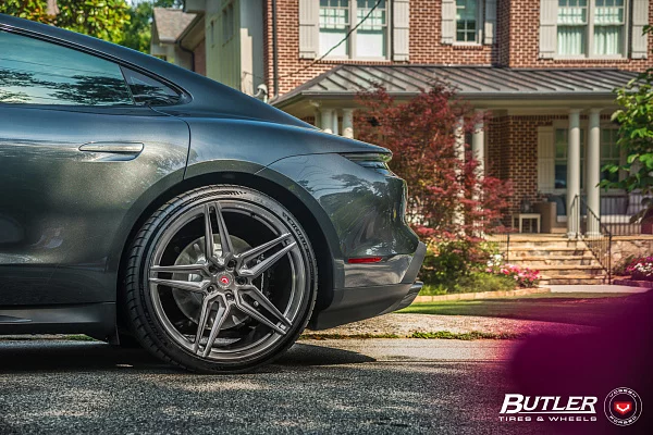 Фото дисков Vossen EVO-1 Глянцевый темный лак на Porsche Taycan I