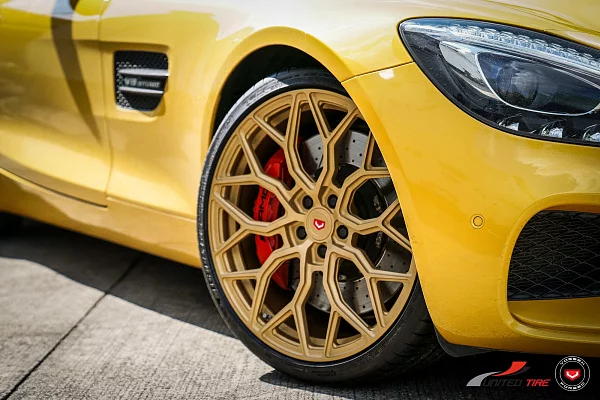 Фото дисков Vossen S17-01 Сатиновое золото на Mercedes-Benz AMG GT I