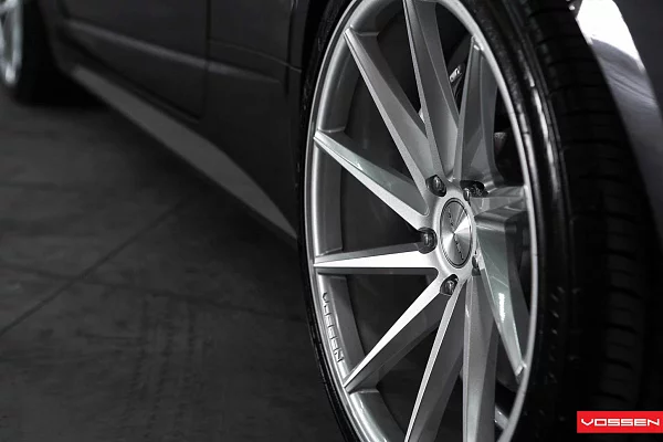 Фото дисков Vossen CVT Серебро на Cadillac CTS II