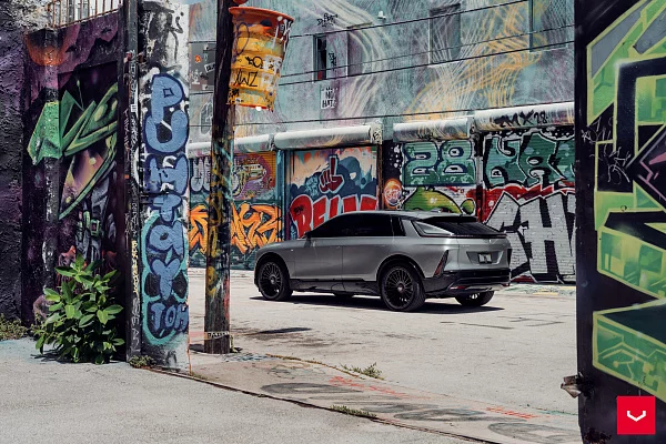 Фото дисков Vossen HF-8 Черный глянец на Cadillac Lyriq