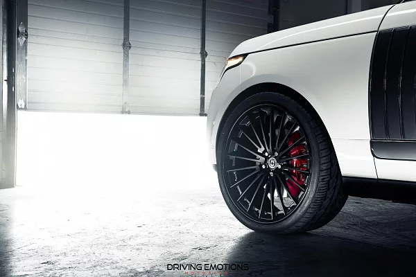 Фото дисков HRE S209 Черный сатин на Range Rover IV