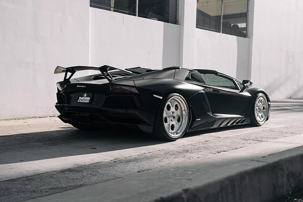 Фото дисков HRE 454 GTM Глянцевый лак на Lamborghini Aventador