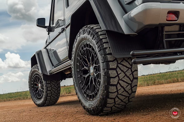 Фото дисков Vossen LC3-01 Черный глянец на Mercedes-Benz G-Class III