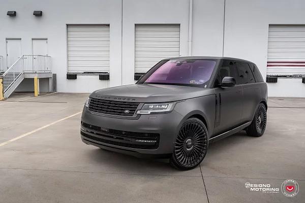 Фото дисков Vossen UV-5 Черный глянец на Range Rover V