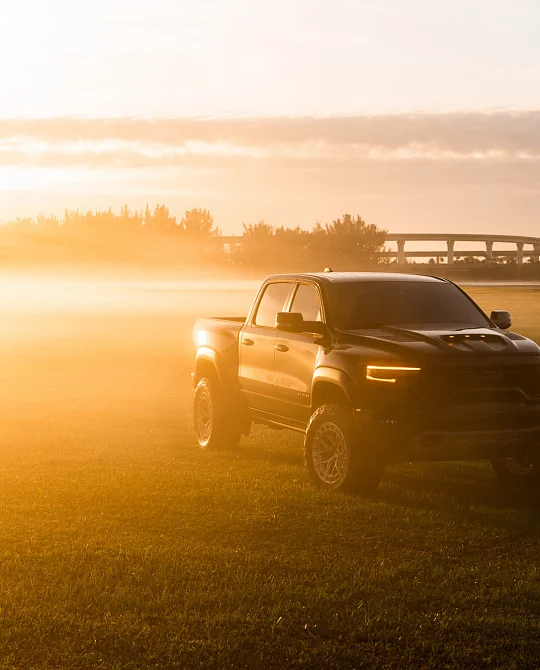 Фото дисков LC3-01T Глянцевая шампань на Ram 1500 V
