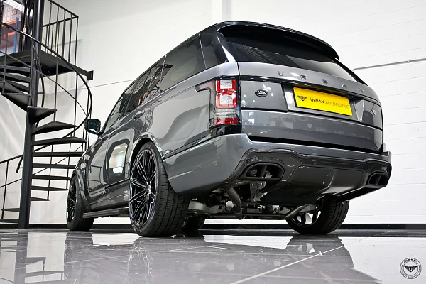 Фото дисков Vossen UV-2 Черный глянец на Range Rover IV