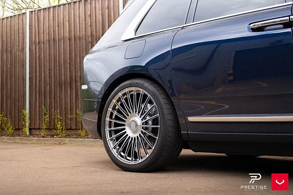 Фото дисков Vossen HF-8 Глянцевый лак на Rolls-Royce Cullinan
