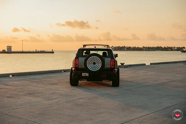 Фото дисков Vossen LCX-04 Глянцевый лак на GMC Hummer EV