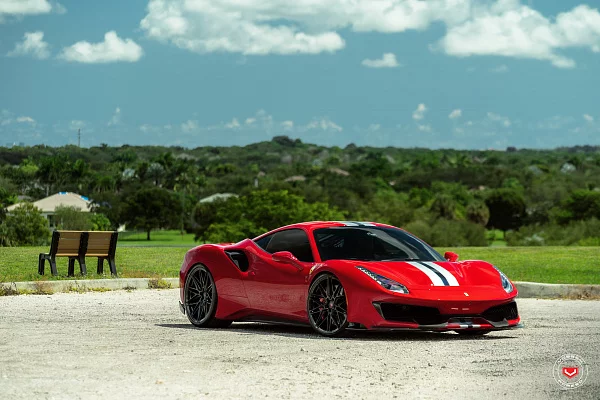 Фото дисков Vossen EVO-5 Черный глянец на Ferrari 488