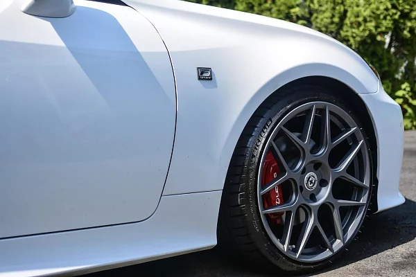 Фото дисков HRE FF01 Сатиновый графит на Lexus RC