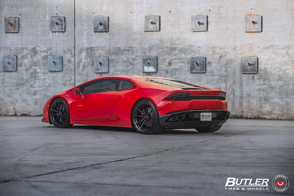 Фото дисков Vossen M-X2 Черный глянец на Lamborghini Huracan