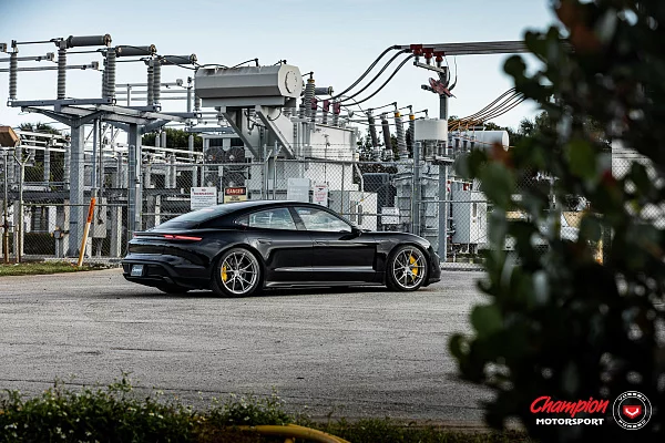 Фото дисков Vossen RS74 Глянцевый тонированный лак на Porsche Taycan I